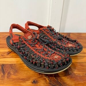 KEEN Uneek Stripes Sandals in Red Dahlia/Raya